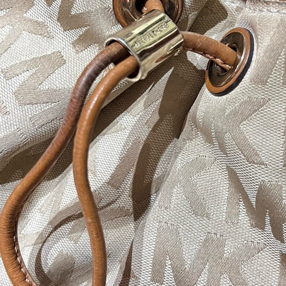 Michael Kors - Picture 7 of 9